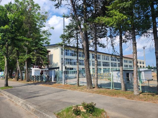 帯広市立大空学園義務教育学校：1667m