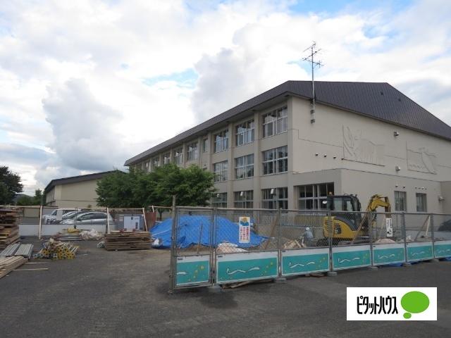 旭川市立旭川中学校：876m