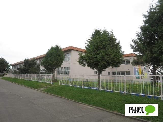 旭川市立末広北小学校：1075m