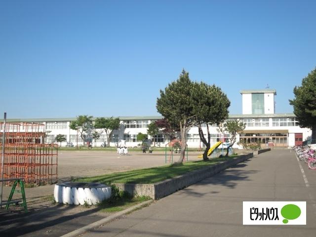 旭川市立愛宕東小学校：1526m