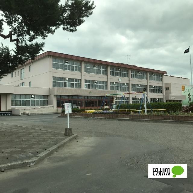 旭川市立神楽小学校：703m