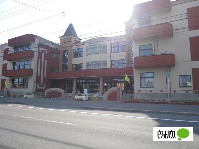 旭川市立東五条小学校：536m