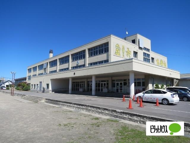 旭川市立向陵小学校：711m