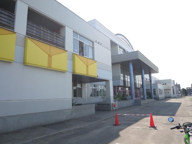 旭川市立朝日小学校：365m