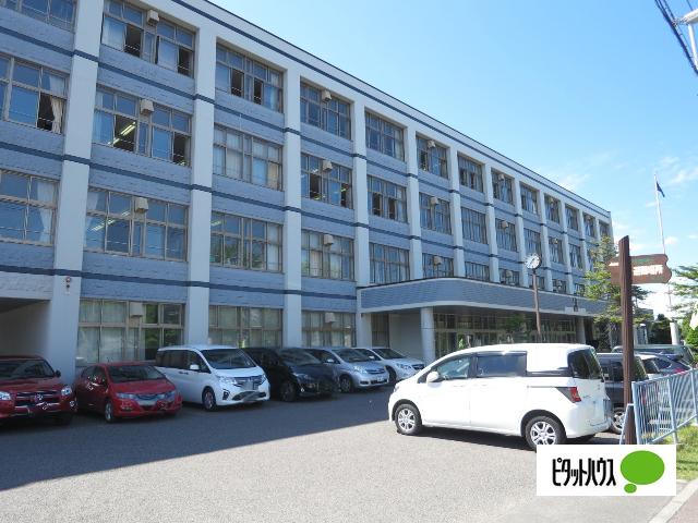 旭川市立東光中学校：931m