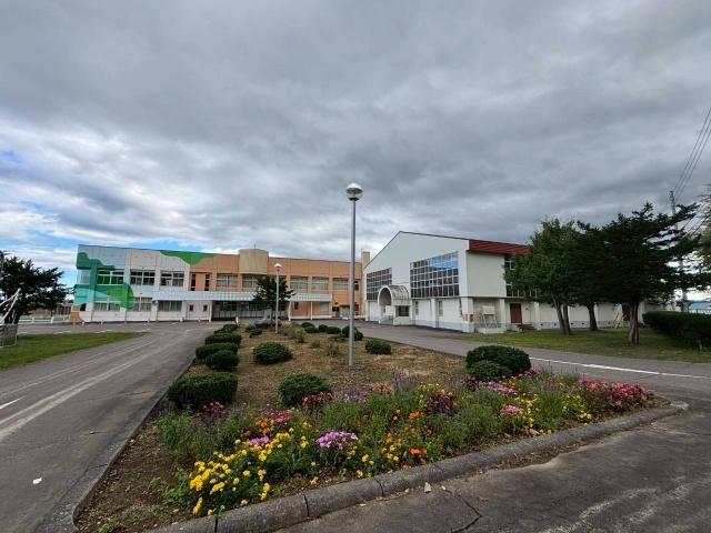 豊頃町立茂岩保育所：276m
