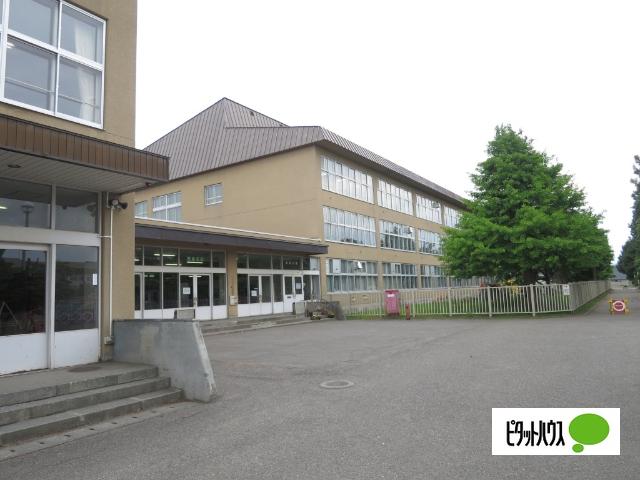 旭川市立陵雲小学校：450m
