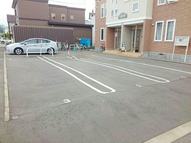 カルムＫＫ（101） 駐車場