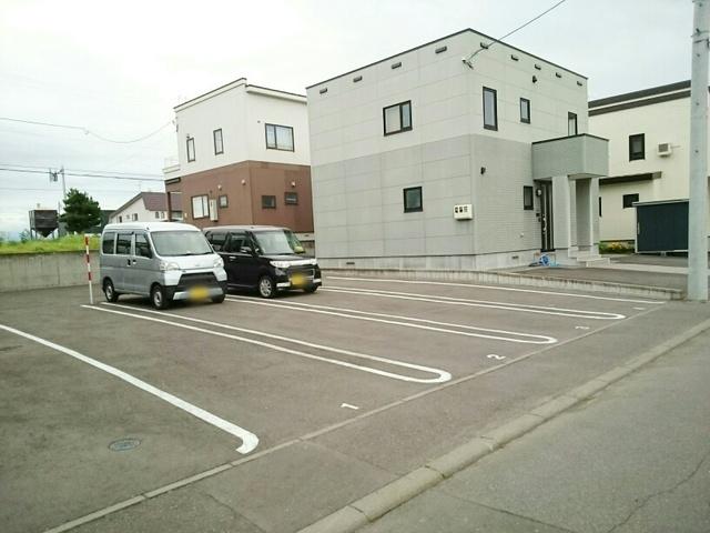アクティフ（202） 駐車場