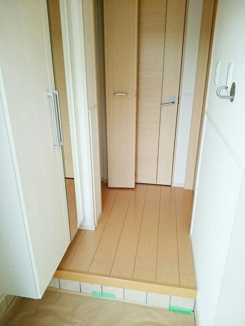 コリーヌⅠ（103） 玄関