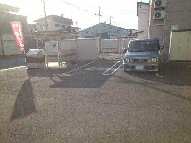 カーサ・ラッフィナート（101） 駐車場
