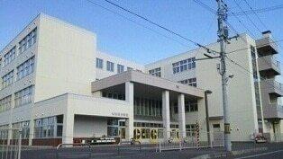 旭川市立神楽岡小学校：700m