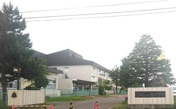 旭川市立永山南小学校：1900m