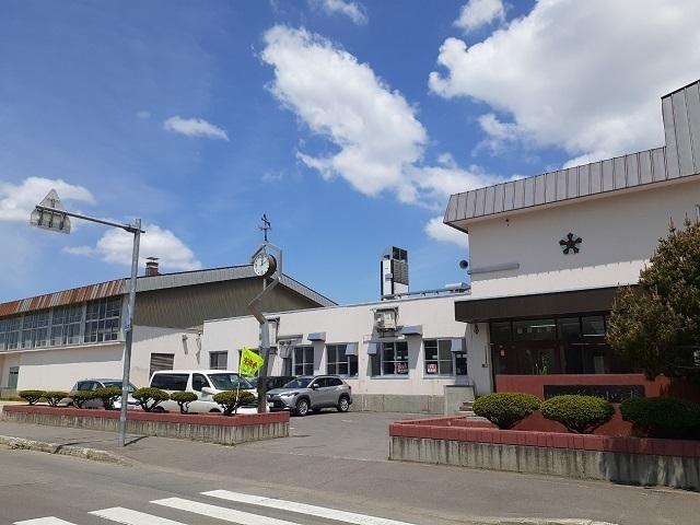 旭川市立緑新小学校：500m