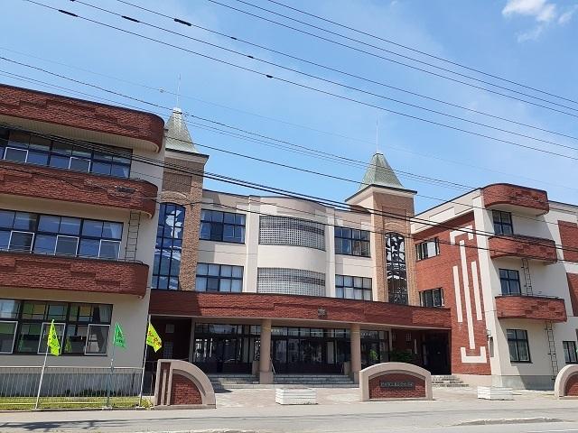 旭川市立東五条小学校：400m