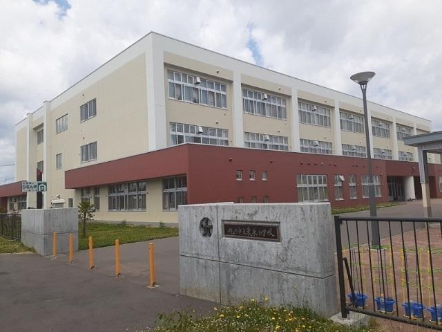 旭川市立東栄小学校：450m