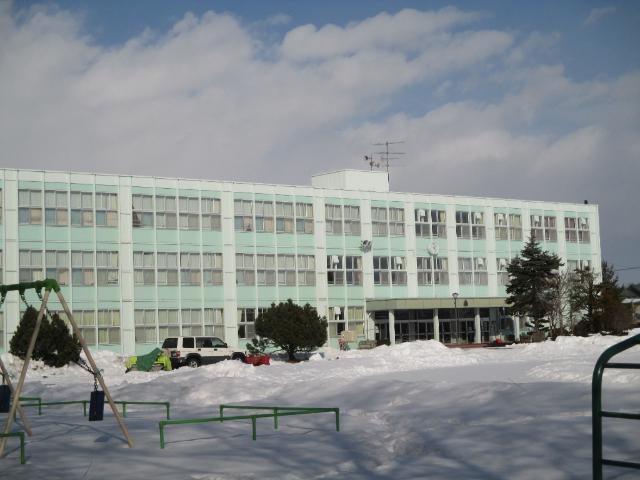 音更町立柳町小学校：489m