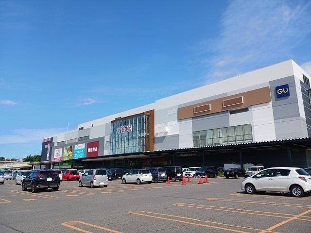 イオンモール旭川西店：900m