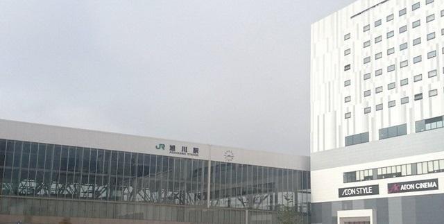 旭川駅：2200m