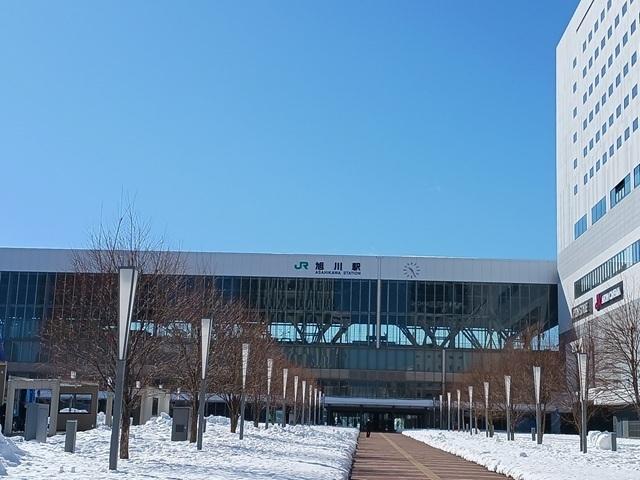 旭川駅：2200m