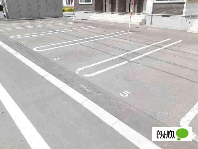 コリーヌⅠ（103） 駐車場