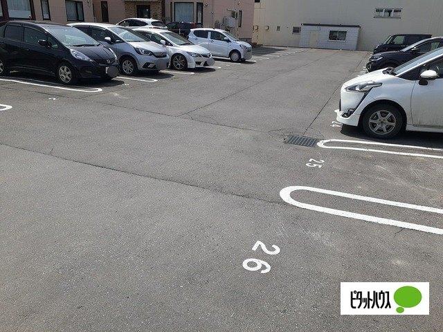 プリマヴェーラ・ルーチェ（401） 駐車場