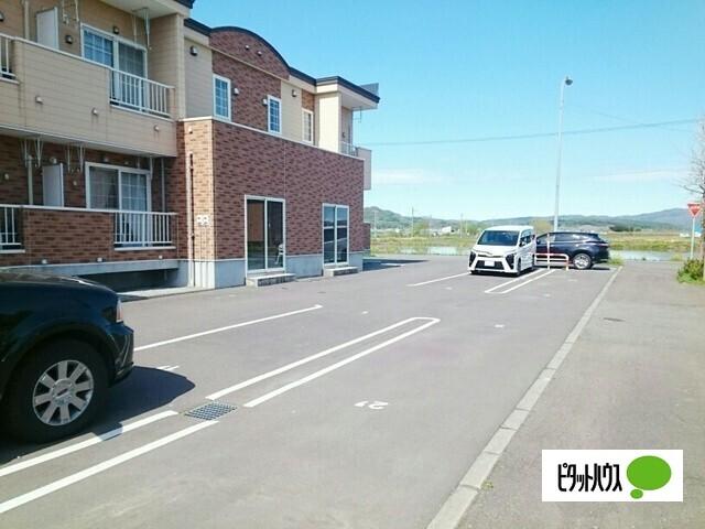 それいゆ（101） 駐車場