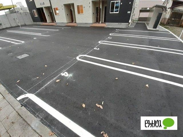 トアリス（201） 駐車場