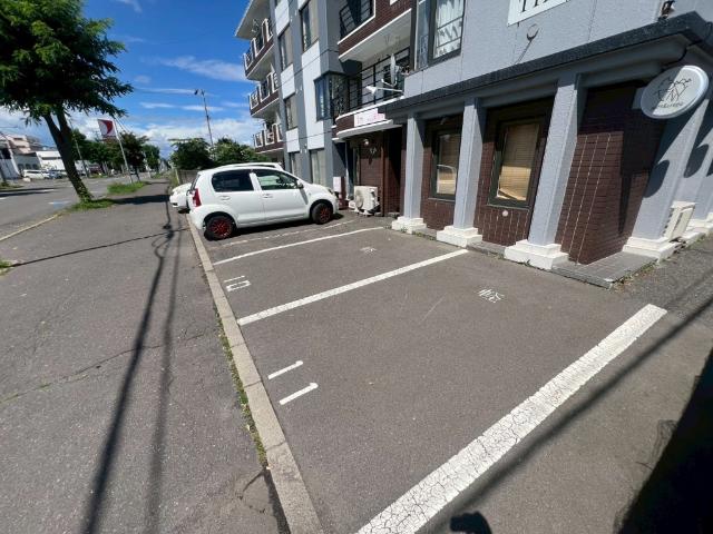 Flats 芙庵（ﾌﾗｯﾂﾌｧﾝ）（103） 駐車場