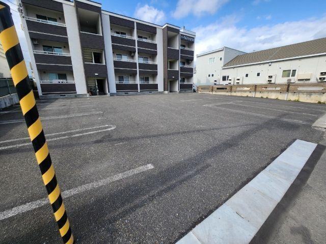 イーグルスカイむつみ（302） 駐車場