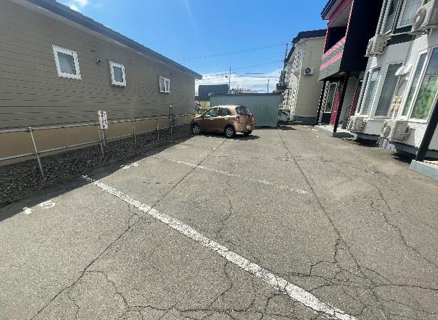 ハイツなかの（205） 駐車場