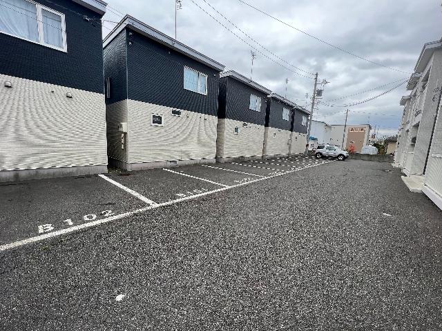TOWN西13南15セオリー（B-101） 駐車場