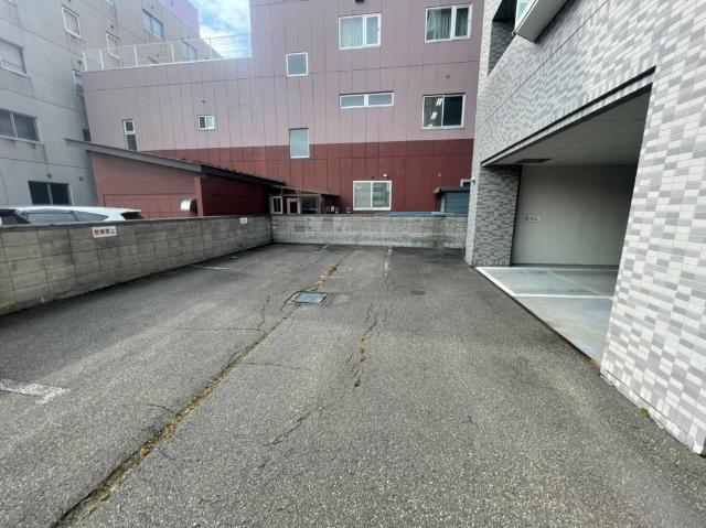 西3.4マンション（403） 駐車場