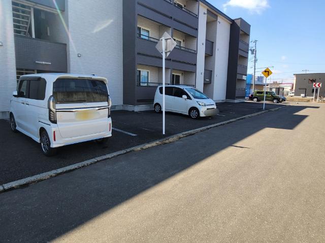 クローバーハイツII（303） 駐車場