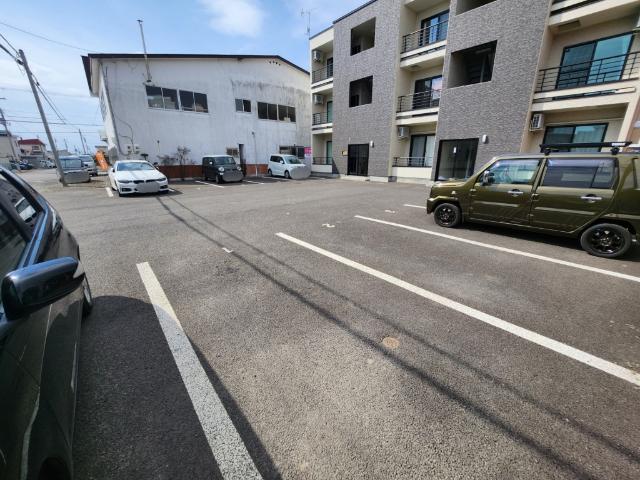 arola（アローラ）（301） 駐車場