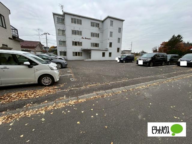 ラ・セマーナ（202） 駐車場