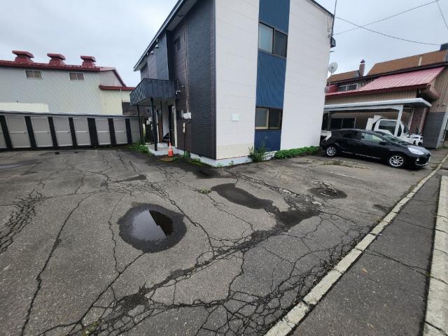 にしなハウスB（10） 駐車場