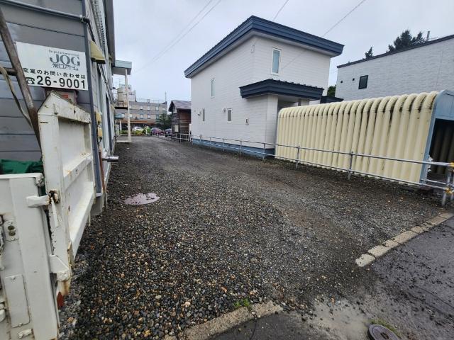 イーストハイム（202） 駐車場