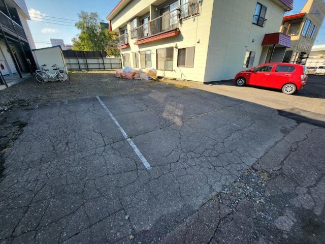 コーポあら（102） 駐車場