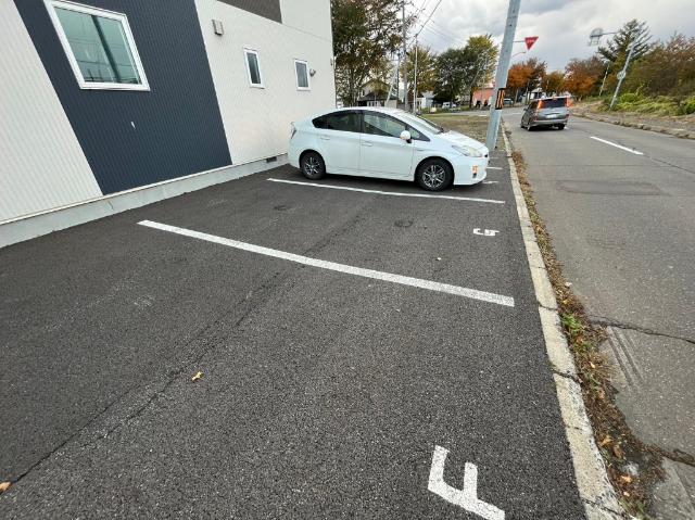スピカ（1-C） 駐車場