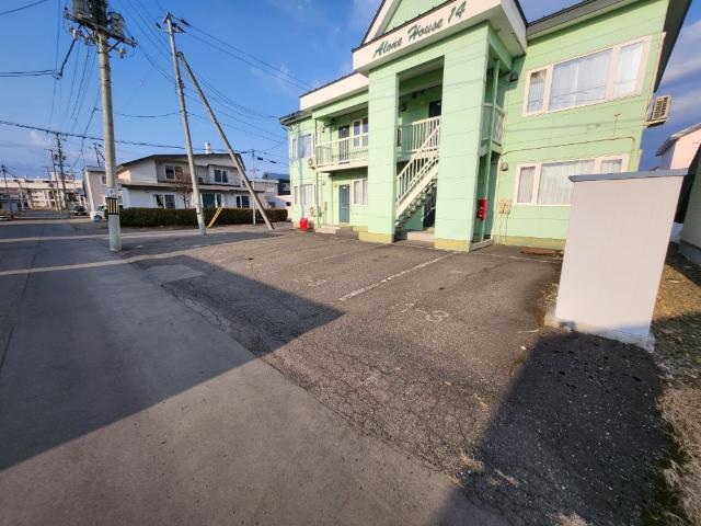 アロウンハウス14（101） 駐車場