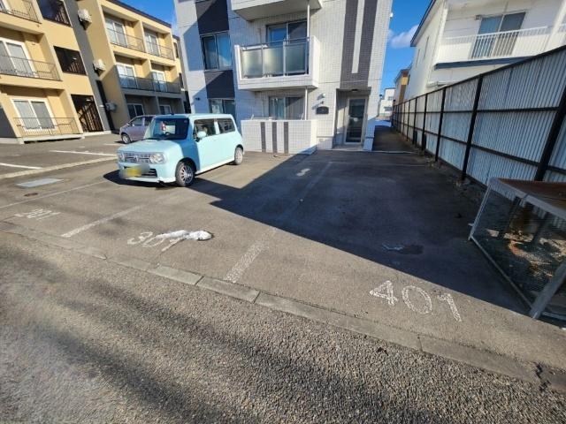 アビタプレイス（301） 駐車場