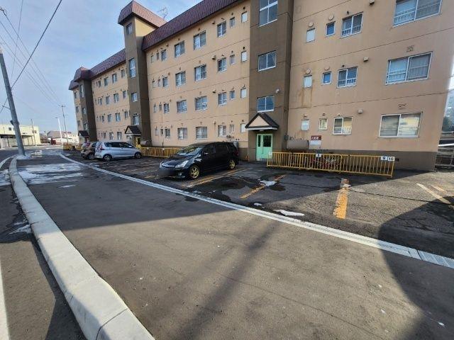 マンション鹿内（405） 駐車場