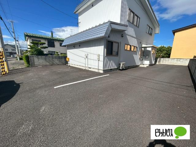 Will（ウィル）（B） 駐車場