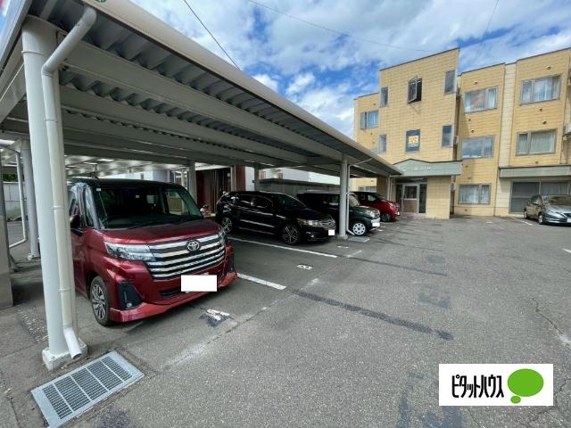 マンションパルテール（3-B） 駐車場