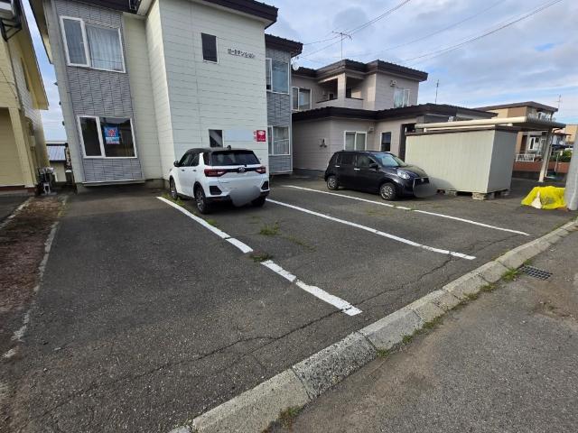 M-Ⅱマンション（102） 駐車場