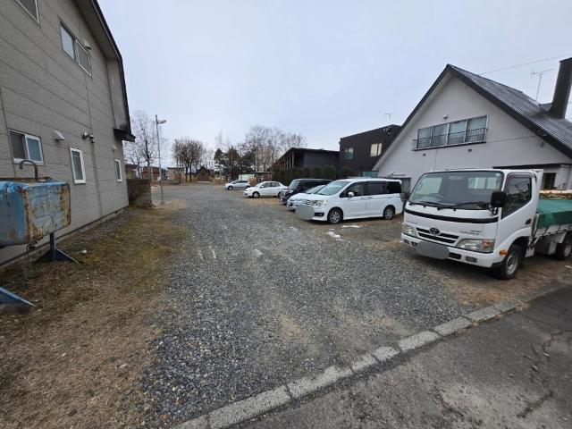 シャルム帯広（303） 駐車場