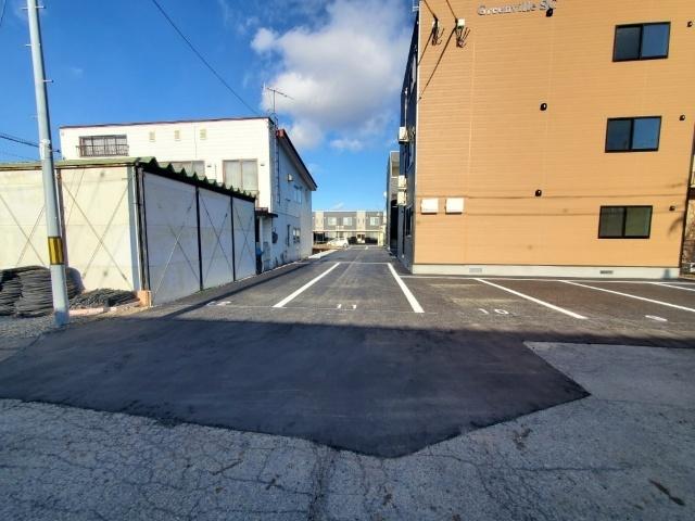 グリーンヴィルSC（305） 駐車場