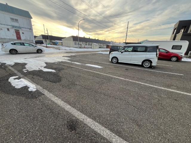 アルファーメゾン（2-C） 駐車場
