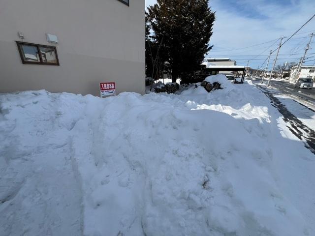 一棟二戸貸家(西13南29)（1） 駐車場